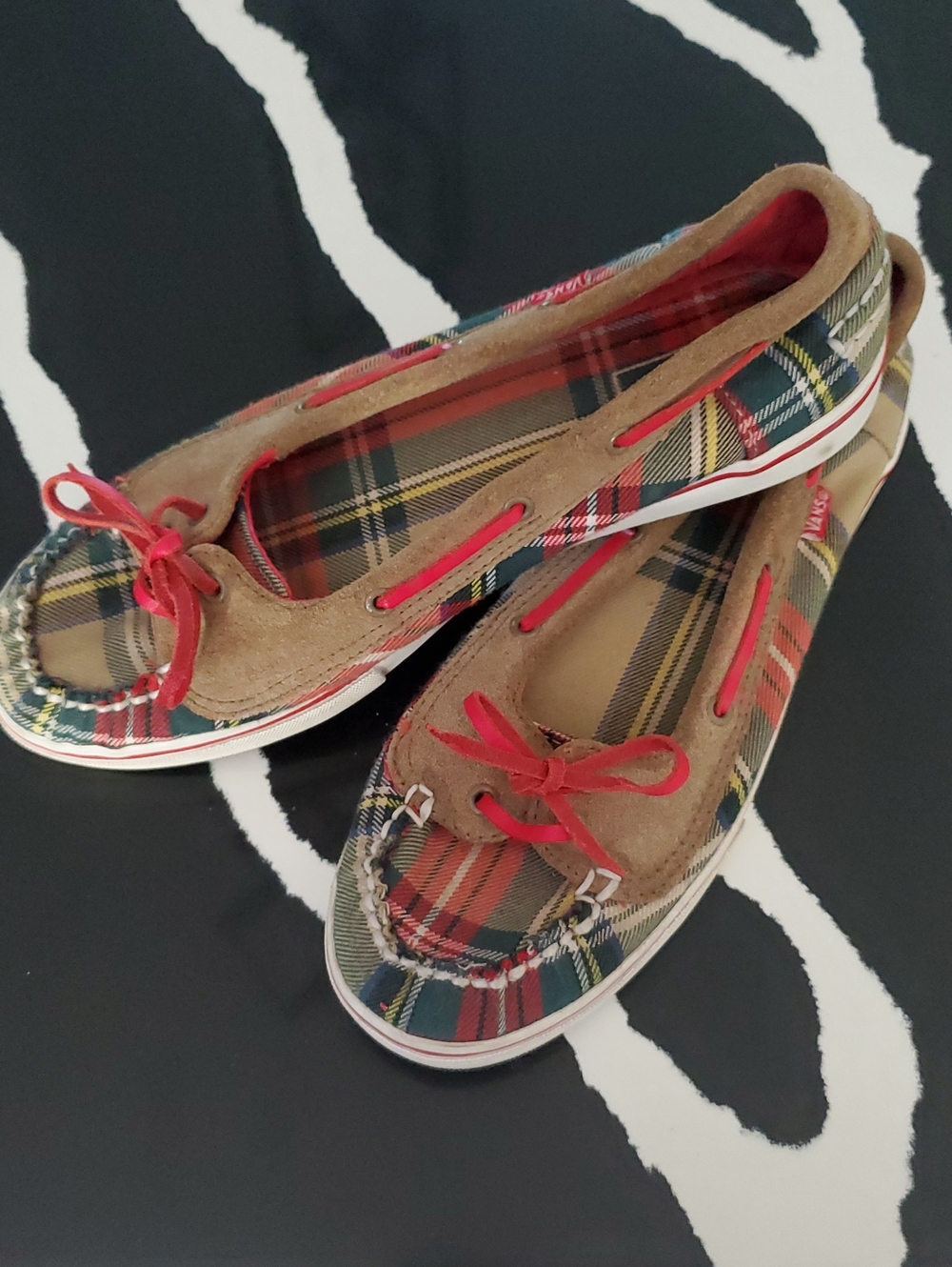 Vans Women's Red Plaid and Tan Suede Moccasins Flats Sz.7